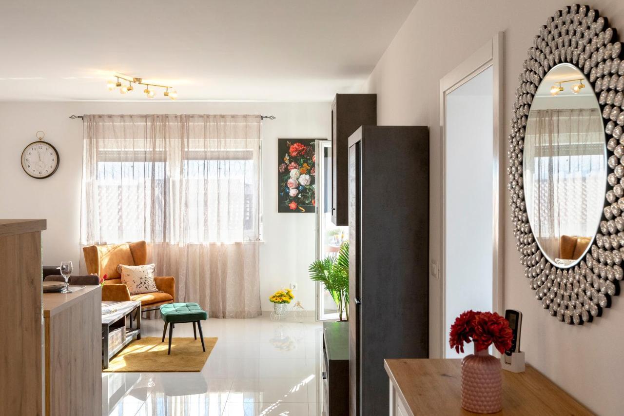 Sunny Island Apartment Трогир Экстерьер фото